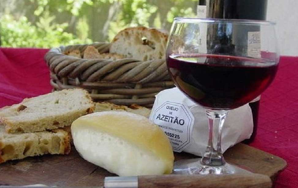 Full-Day Arrábida Wine private Tour with Wine and Food Tasting